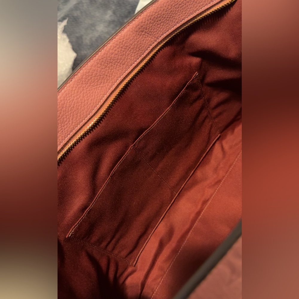 Station Tote Bag in signature leather - Picture 11 of 11